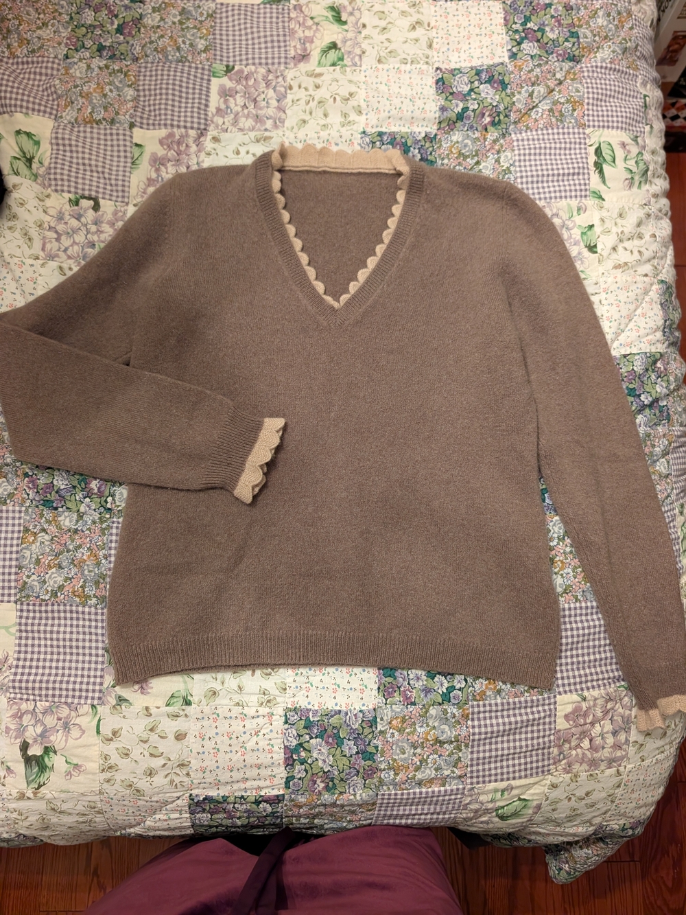 Women's 100% Cashmere Taupe V-Neck Sweater with Scalloped Trim